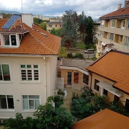 Lavega 2* Kyustendil